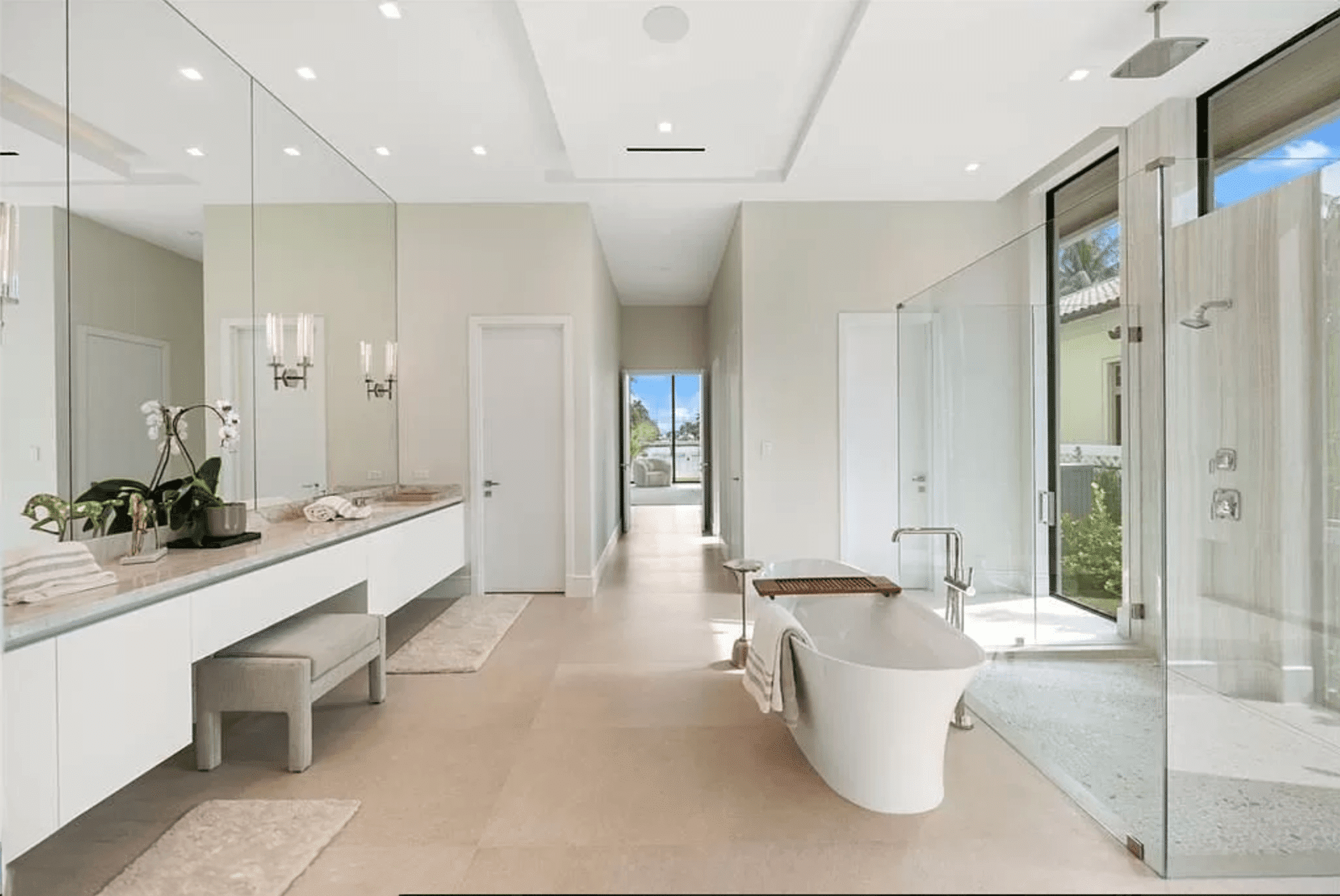 Italian Sophistication in Bathroom Design: Advantages and Latest Trends